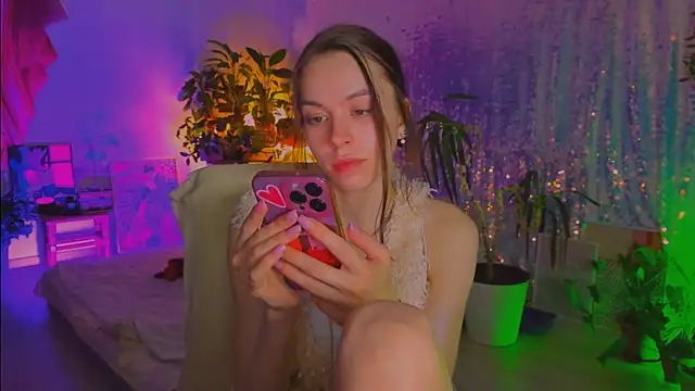 poli   online show from April 4, 6:51 pm