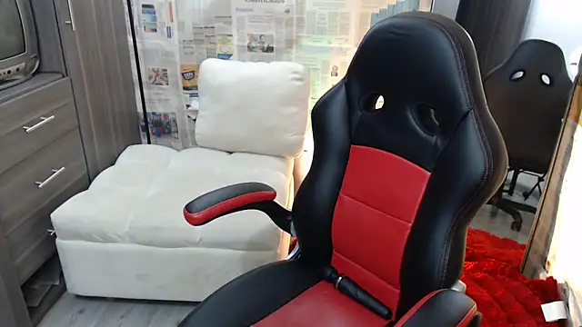 i am nina  online show from October 28, 10:47 pm