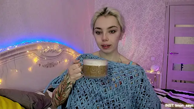 LillyMoure  online show from February 2, 11:37 pm