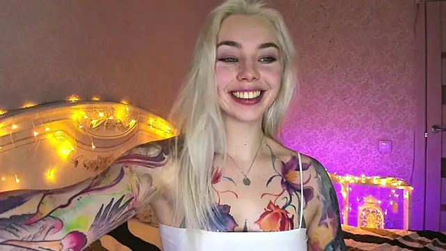 LillyMoure  online show from February 5, 1:08 am