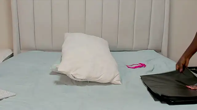  heavenlysent online show from April 8, 4:47 am