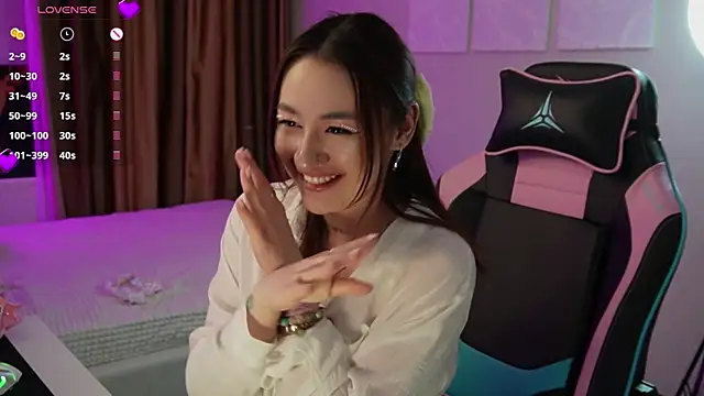 Fiona-Love online show from April 18, 7:58 pm