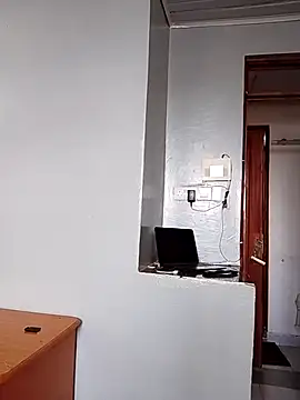 Prettybecs online show from February 12, 1:46 pm