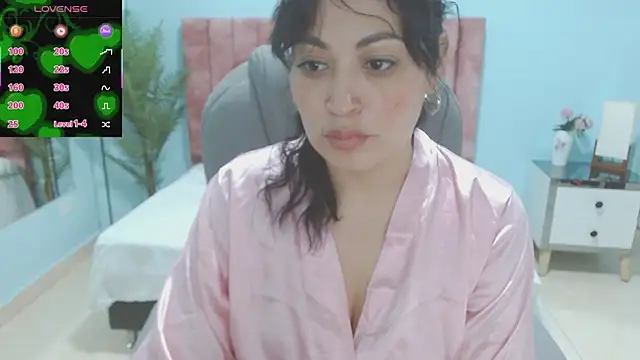 sophia hadid online show from December 2, 8:22 pm