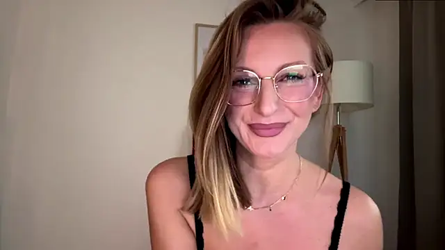 HornyJudith online show from December 17, 7:23 am