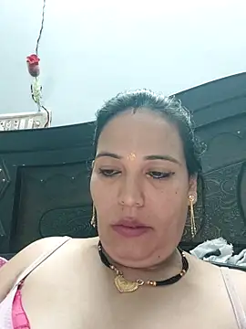 Snapshot of Poojabhabi101 chatting on October 7, 6:29 am Poojabhabi101 online show from October 7, 6:29 am