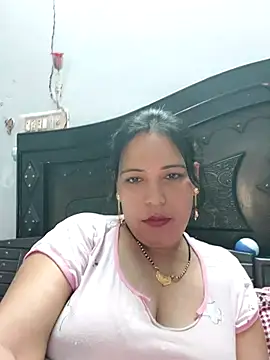 Snapshot of Poojabhabi101 chatting on September 13, 6:21 am Poojabhabi101 online show from September 13, 6:21 am