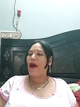 Snapshot of Poojabhabi101 chatting on September 23, 5:27 am Poojabhabi101 online show from September 23, 5:27 am