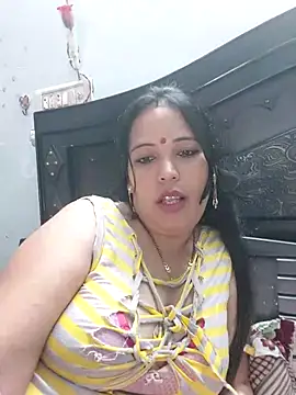 Snapshot of Poojabhabi101 chatting on September 24, 5:28 am Poojabhabi101 online show from September 24, 5:28 am