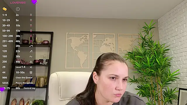 SelineSole online show from January 8, 4:00 pm