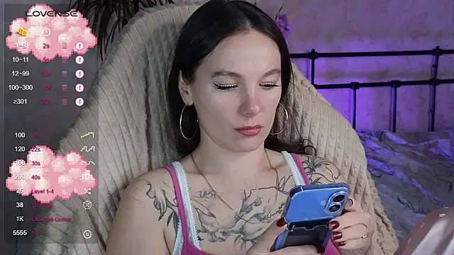 lil luna x online show from April 16, 9:39 pm