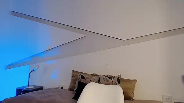 hot little bunny online show from October 17, 8:23 pm