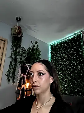 VickyJackson  online show from March 13, 5:14 pm