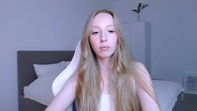 Luna insniity online show from November 29, 9:19 pm