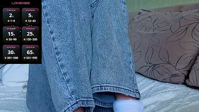 Black or white ANGEL online show from November 15, 10:05 am