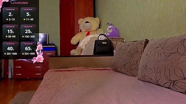 Black or white ANGEL online show from November 16, 2:39 pm