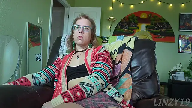 Linzy 19 online show from September 27, 4:47 pm