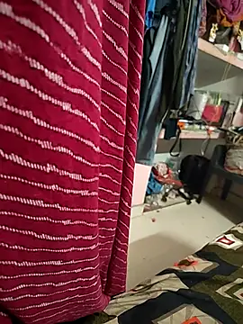 COUPLLE VILLAGE online show from April 21, 1:53 am