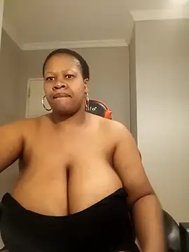 bustylisa1983 online show from November 25, 5:09 am