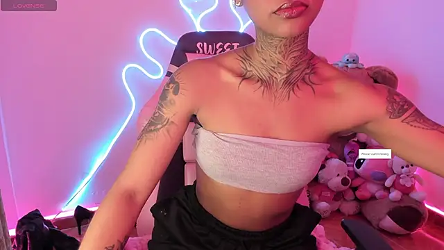 AshantiiSweet online show from January 15, 1:00 am