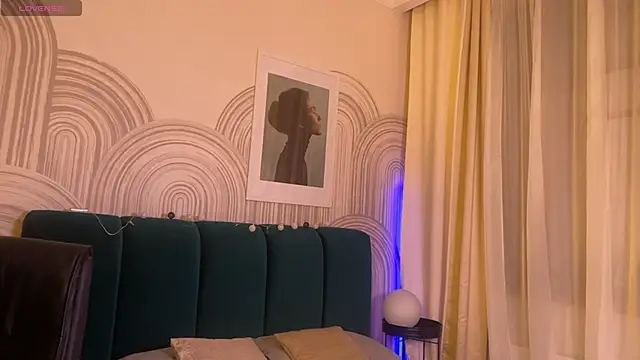 viviann evans online show from November 25, 2:03 am