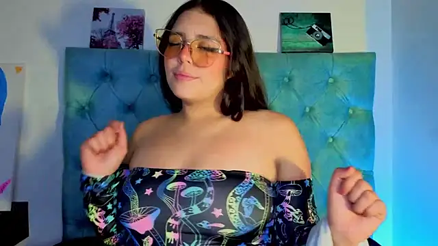 Paola Lyon  online show from September 9, 5:46 pm