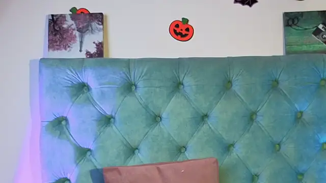 Paola Lyon  online show from November 21, 6:43 pm