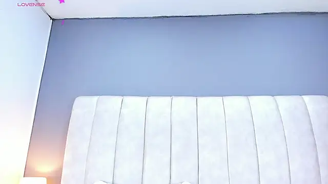 Ashleyy23x online show from December 3, 8:00 pm