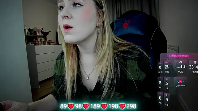 Olivia Munk online show from October 2, 7:13 am