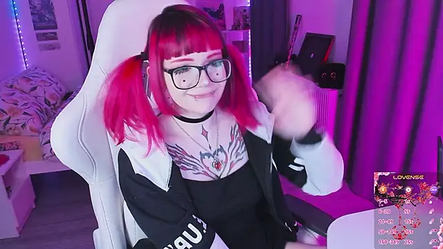 Yumi Youkai online show from March 26, 8:43 pm