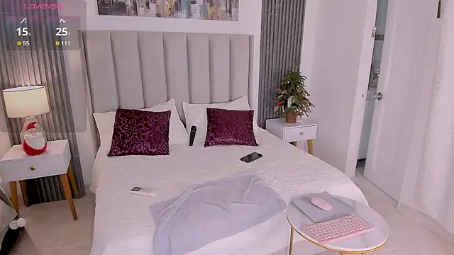 NOVACY-SANTOS online show from December 4, 1:02 pm