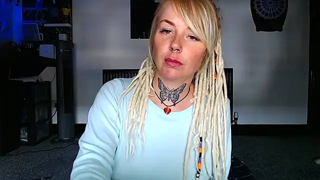 pixiedreadx online show from October 11, 10:53 am