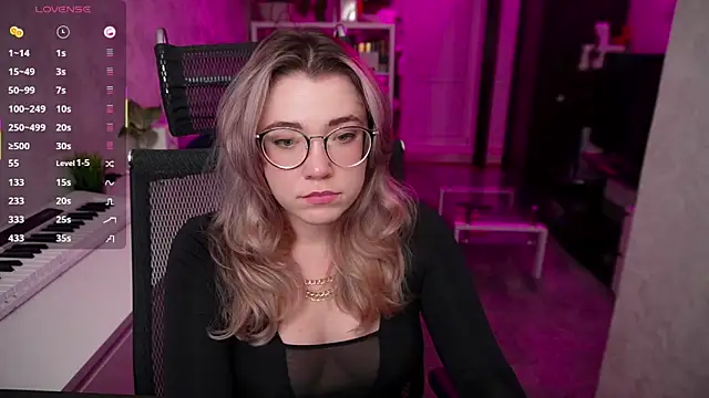 RemyCute online show from September 20, 8:07 pm