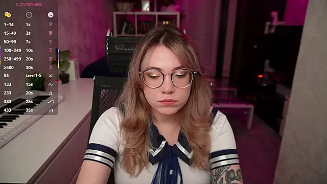 RemyCute online show from October 3, 3:50 pm