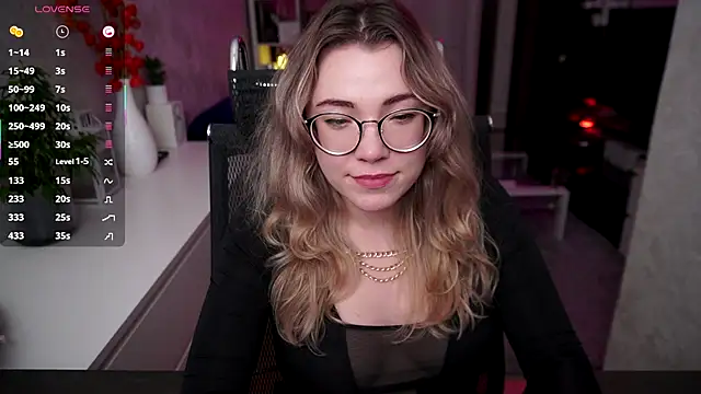 RemyCute online show from October 29, 9:50 pm