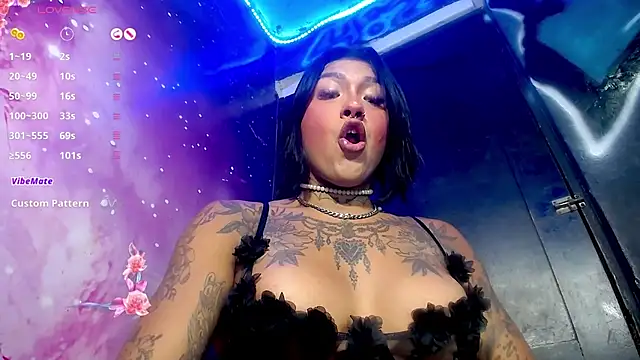 IsabellBigtitsxx online show from October 27, 8:58 pm