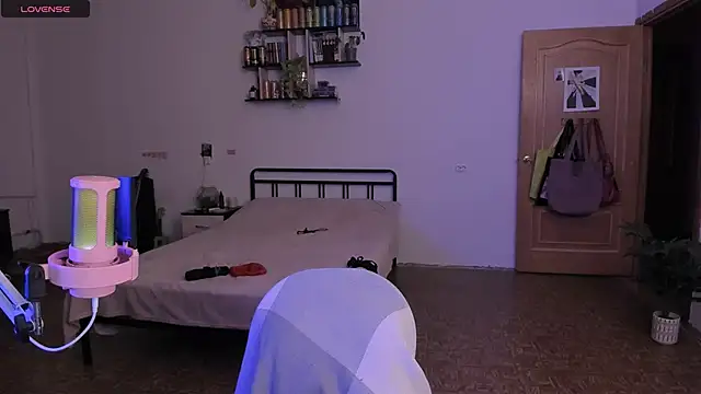 Snapshot of evathority chatting on October 10, 4:01 pm evathority online show from October 10, 4:01 pm