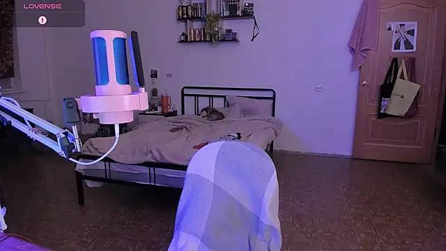 Snapshot of evathority chatting on October 18, 5:04 pm evathority online show from October 18, 5:04 pm