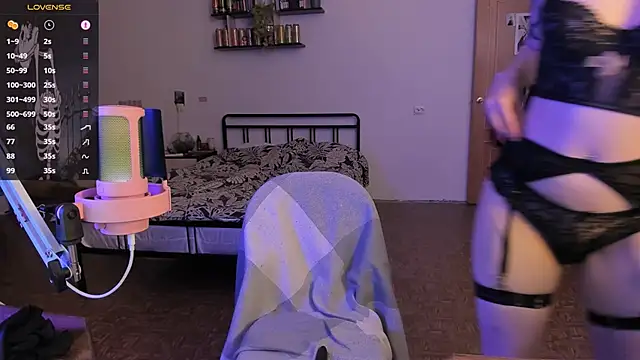 Snapshot of evathority chatting on September 18, 5:44 pm evathority online show from September 18, 5:44 pm