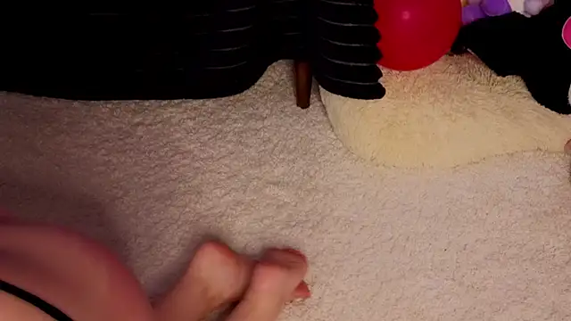 EvaTyrell online show from November 6, 4:35 pm