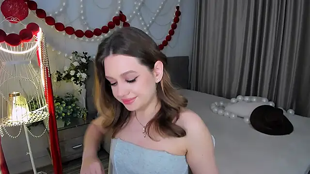 MiracleCurly online show from March 27, 7:25 pm