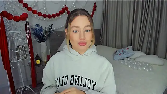 MiracleCurly online show from December 22, 4:10 pm