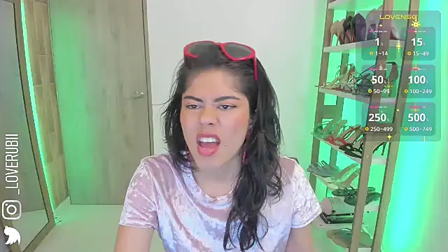 loverubii online show from January 31, 11:47 pm