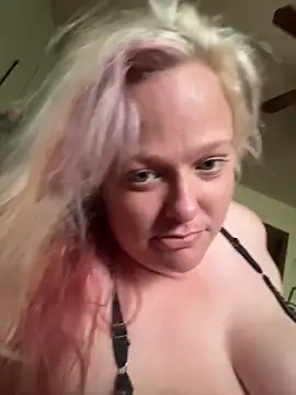 Snapshot of Cumslutsnowbunnie69 chatting on September 22, 4:16 pm Cumslutsnowbunnie69 online show from September 22, 4:16 pm