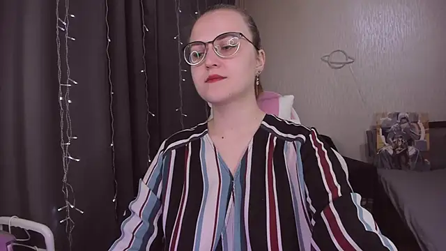 MissBrightShine online show from November 19, 10:48 am