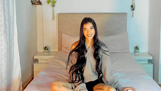 katt pelaez online show from February 1, 3:05 am