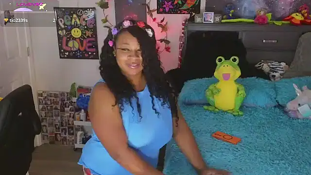 Snapshot of temptressbeauty24 chatting on October 1, 4:28 am temptressbeauty24 online show from October 1, 4:28 am
