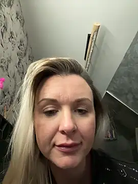 Bella-Tight online show from February 12, 3:25 pm