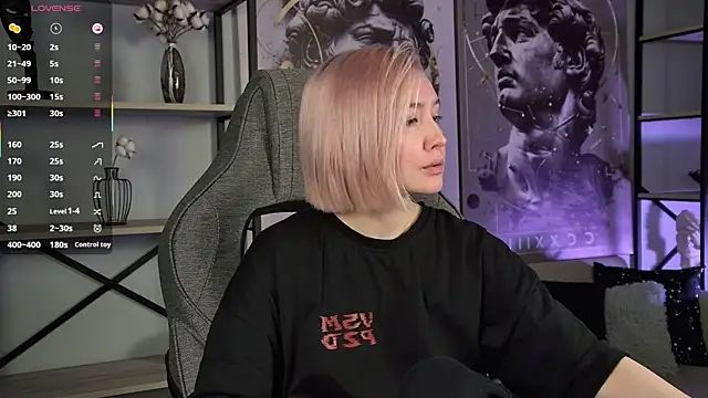 ReiYosimoto online show from November 26, 3:35 pm