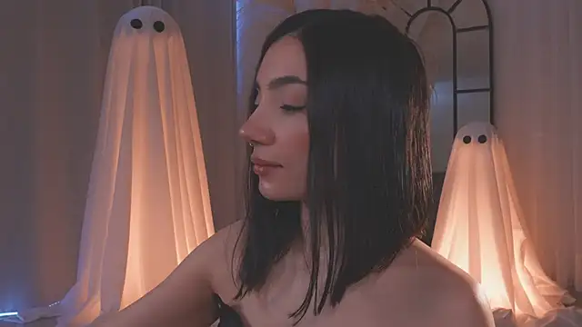 AmyArmstrong online show from October 19, 2:19 pm